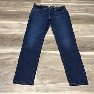 Levi’s Women's Blue Boyfriend Jeans size 28